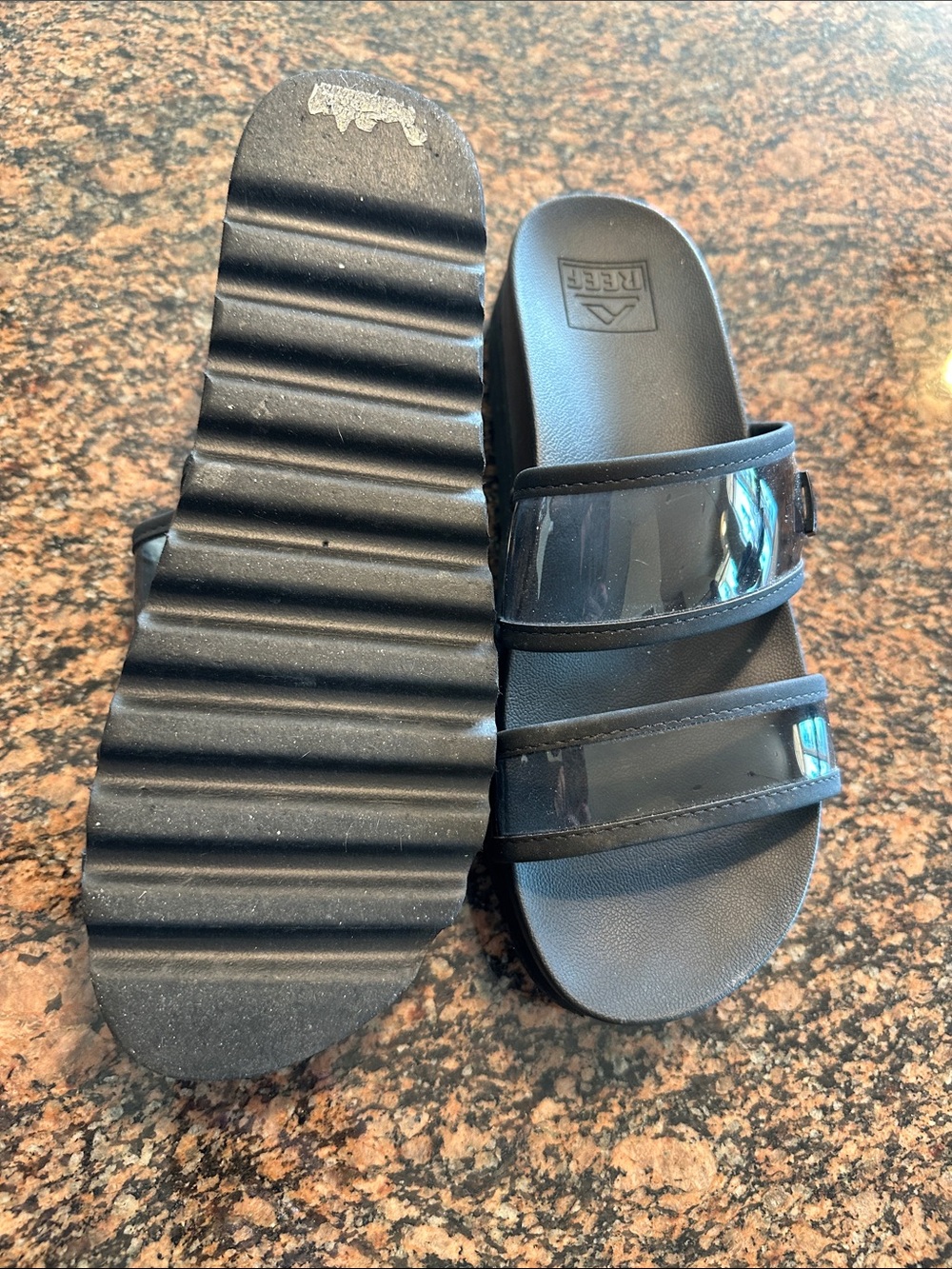 Reef Vista Hi-Energy Slides EUC Sz 8 - Picture 2 of 3